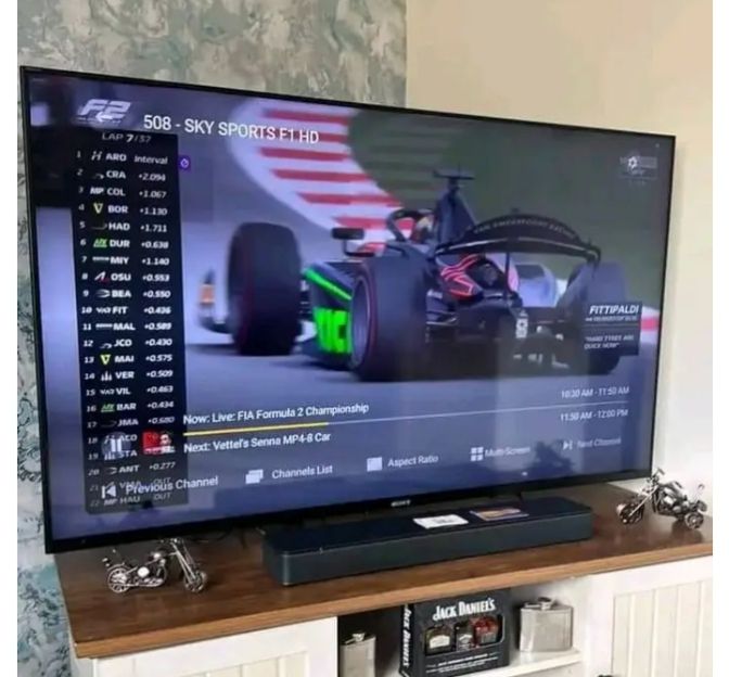 Buzz IPTV customer verified streaming review photo by Carlos M. in Calgary, Alberta